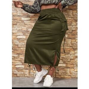 Slaydiva Plus Flap Pocket Split Knot Hem Skirt